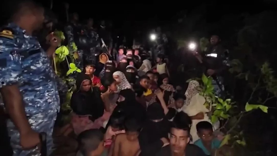 টেকনাফের গহীন পাহাড় থেকে নারী-শিশুসহ ৬৬ জন উদ্ধার